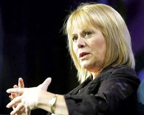 Carol Bartz thảng thốt khi bị Yahoo! sa thải qua điện thoại.